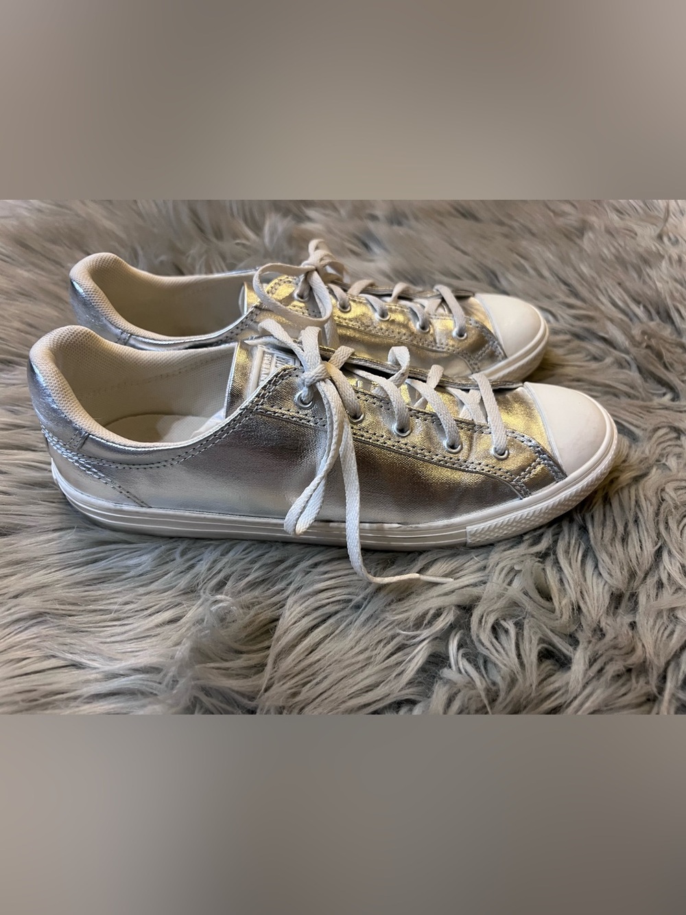 Like new low top Converse Dazzle Em’ - Picture 5 of 7